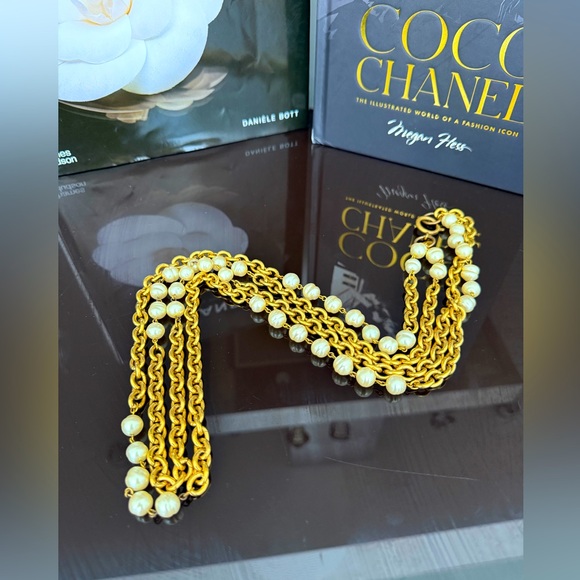 LOT 2159 RUNWAY 24K gold plated CHANEL vintage long necklace - Picture 1 of 13